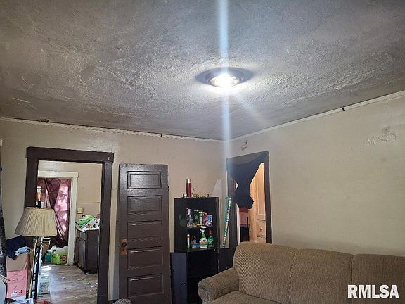 5th image of 1415-1417 S Greenlawn Ave