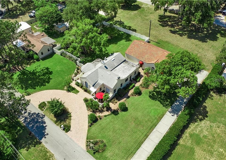 1st image of 2032 Shakespeare St