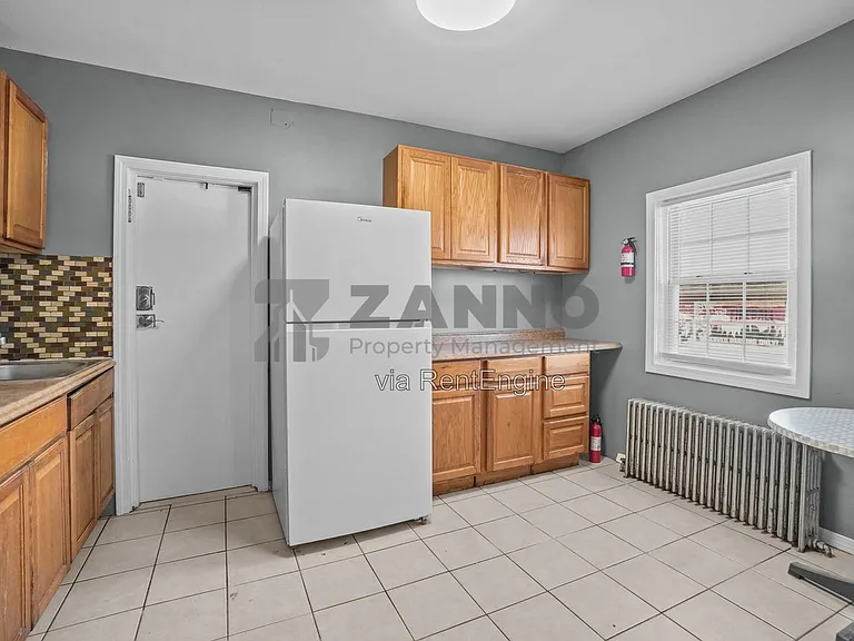 72 Mowry St #3R-3 — Photo 4