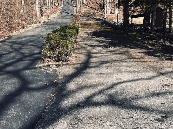 21 Wicks Manor Drive, Danbury, CT 06810