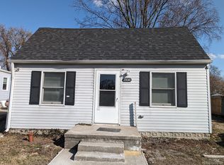 20040 Delaware Ave, Redford, MI 48240