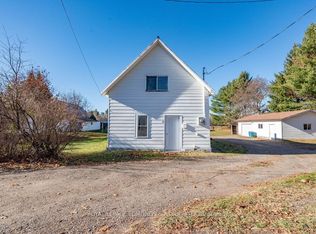 7 Elizabeth St, Laurentian Hills, ON K0J1J0