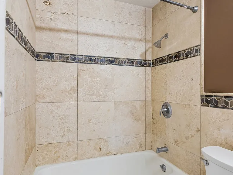 7541 Old Post Rd #14 — Photo 18