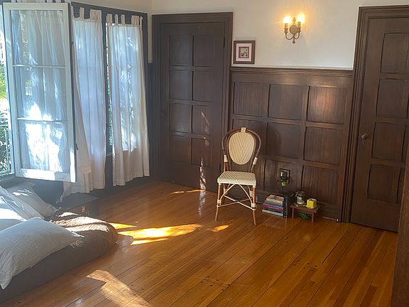 5th image of 414 N Sycamore Ave APT 4