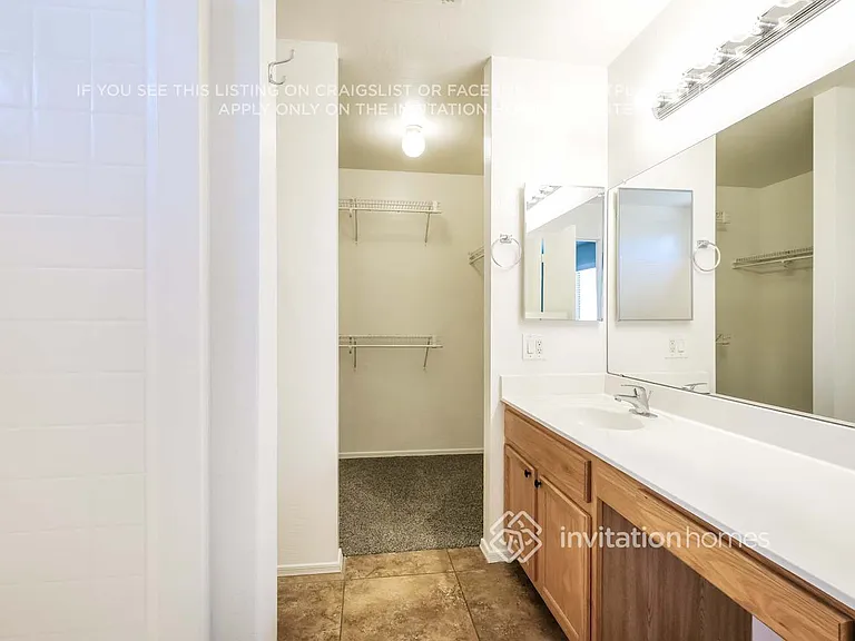 12470 W Hearn Rd — Photo 11
