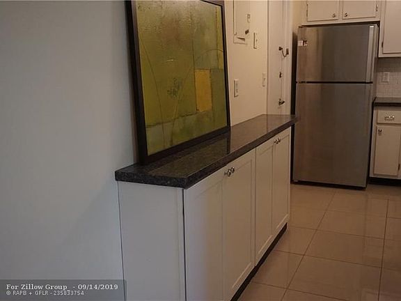 2nd image of 669 W Oakland Park Blvd APT 215B
