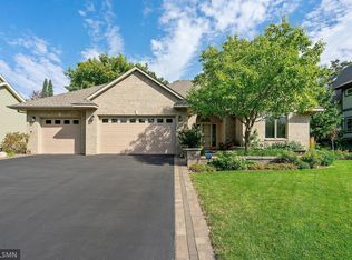 221 Dahlia St, Mahtomedi, MN 55115
