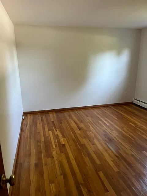 2 bed, 900 sqft, $1,800 — Photo 4