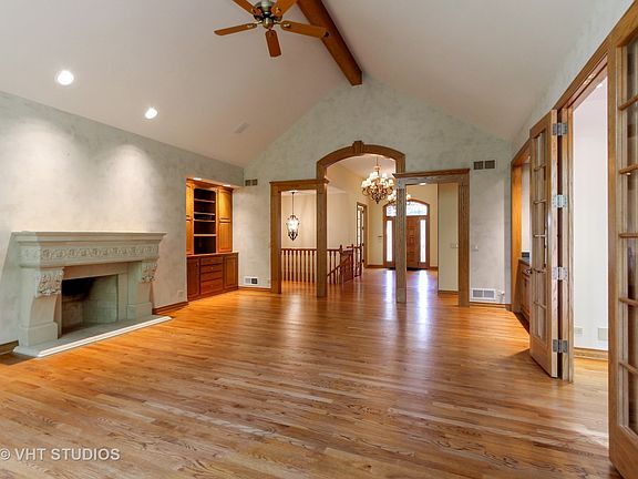 5th image of 16114 Burr Oak Dr