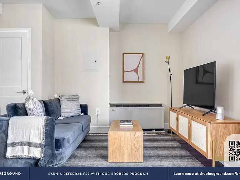 354 E 91st St #1902 — Photo 3