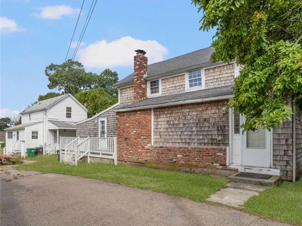15 Forrest St, Warwick, RI 02889