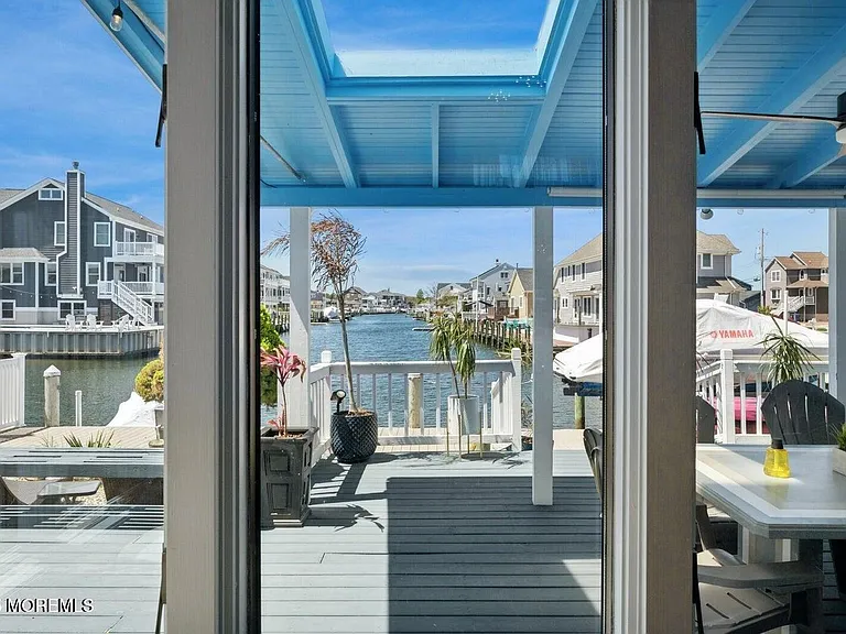 385 Aldo Dr — Photo 41