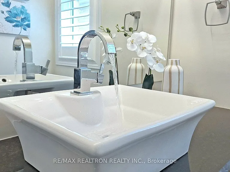 7 Military Ct — Photo 39