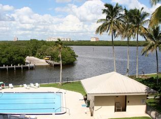 15 Bluebill Ave APT 206, Naples, FL 34108