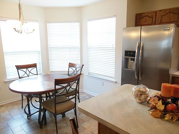4th image of 2675 Lancaster Ln