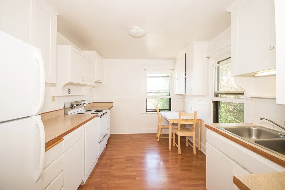 427 SW 5th St — Photo 1