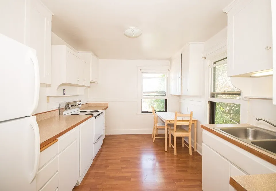 427 SW 5th St