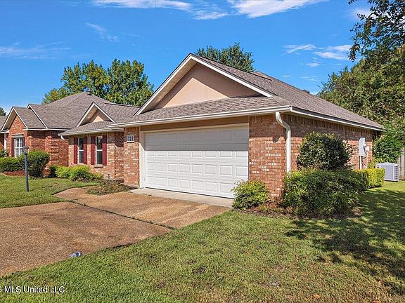 4th image of 327 Cascades Cir E