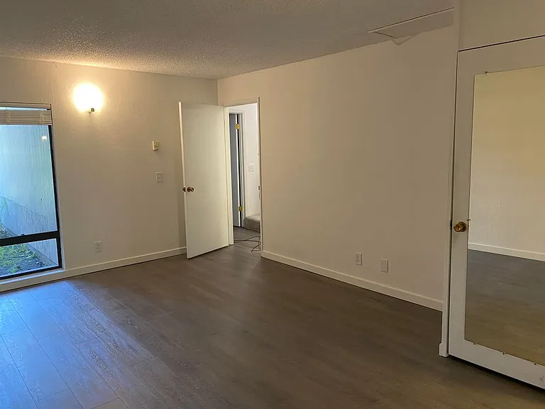 2101 Shoreline Dr #203 — Photo 8