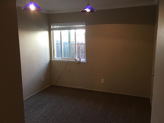 3rd image of 1310 Hickory St