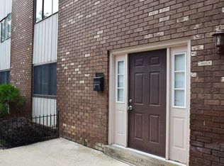 1553 Creekside Rd, Whitehall, PA 18052