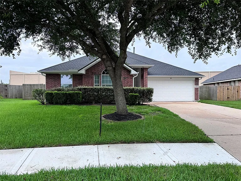 7502 Quiet Trace Ln — Photo 1