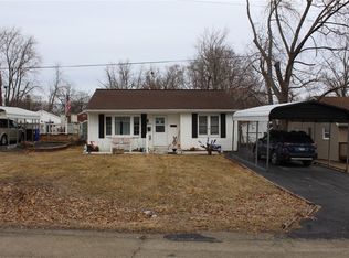 4314 E White St, Decatur, IL 62526