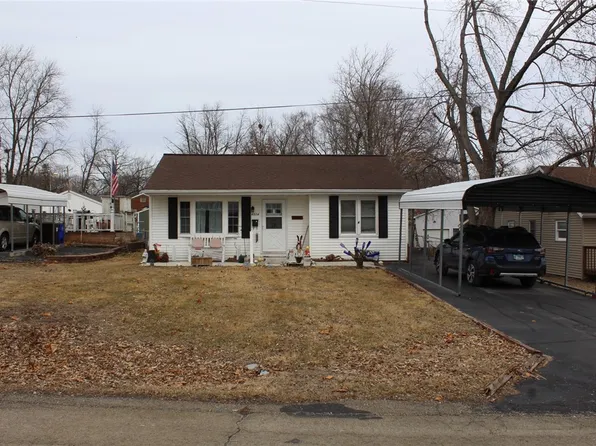 4314 E White St, Decatur, IL 62526