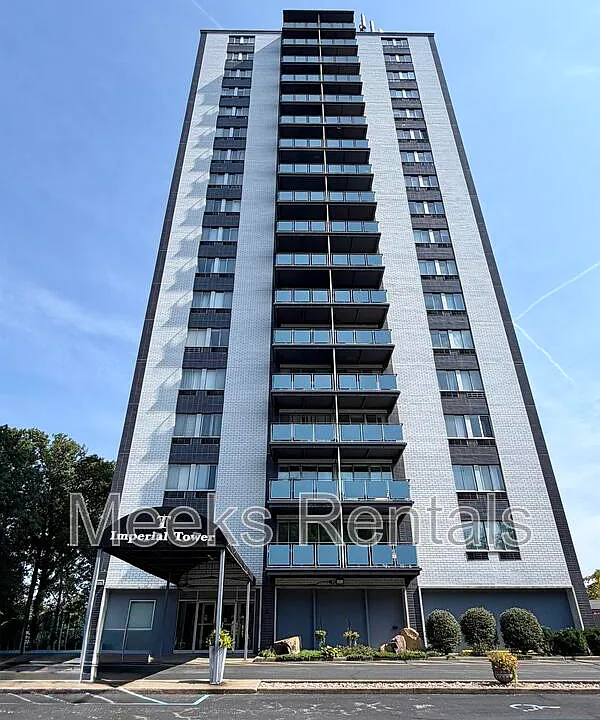 1800 Roundhill Rd