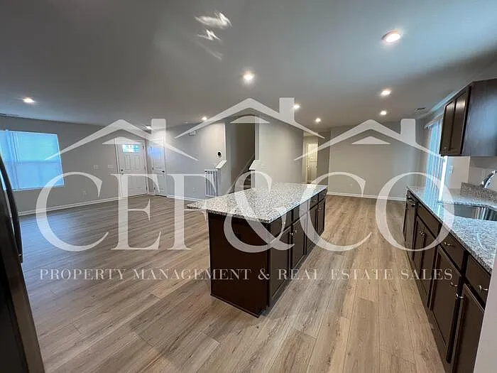921 Delia Ave — Photo 6