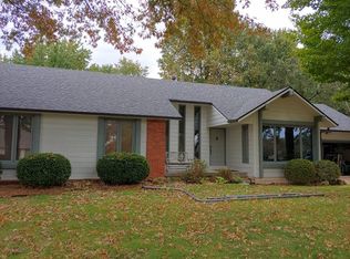 1328 E Compton St, Springfield, MO 65804