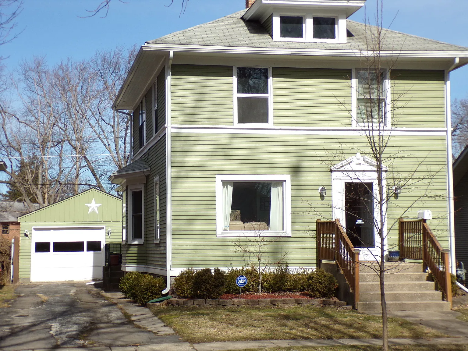 205 E Jefferson Ave photo 1