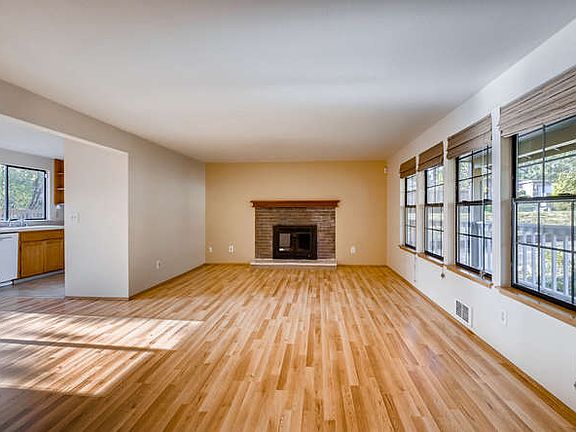 Living Room - view 2