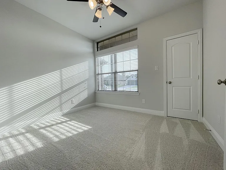 4009 Gray Wolf Dr — Photo 18