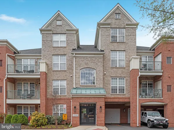 12165 Abington Hall Pl APT 203, Reston, VA 20190