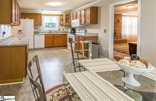 5th image of 9 Hudders Creek Way