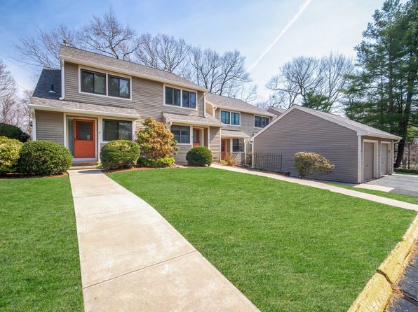 27 Pequot Dr #27