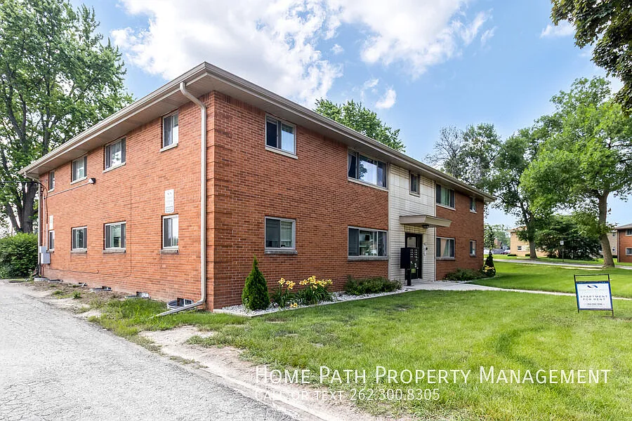 2 bed, 816 sqft, $1,240 — Photo 2