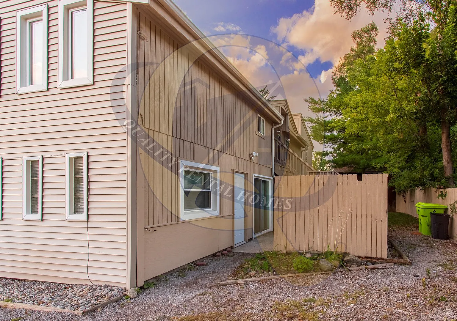 1199 E Mt Morris St — Photo 4
