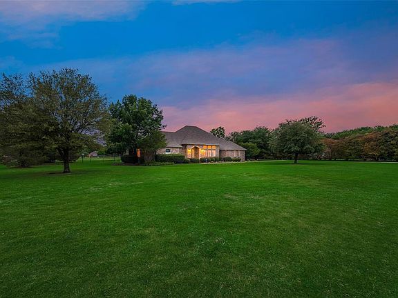 2nd image of 4 Trailridge Dr