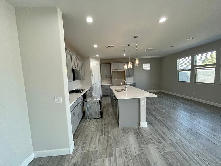 628 W Derringer Way — Photo 9