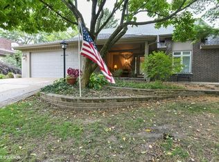 200 N Stauffer Dr, Naperville, IL 60540