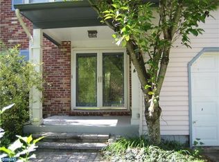 511 Country Club Dr, Cherry Hill, NJ 08003