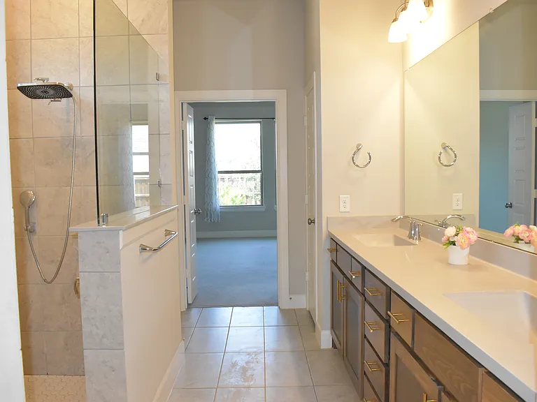 2900 Bluff Creek Dr — Photo 12