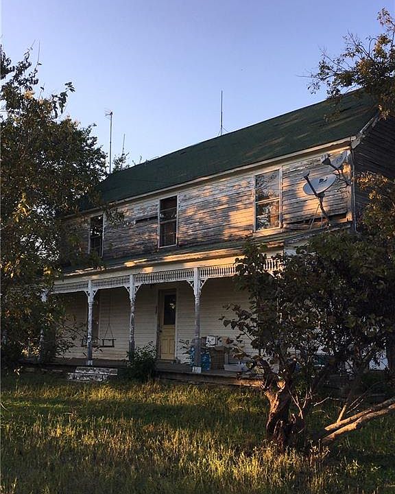 2nd image of 605 E Williams St
