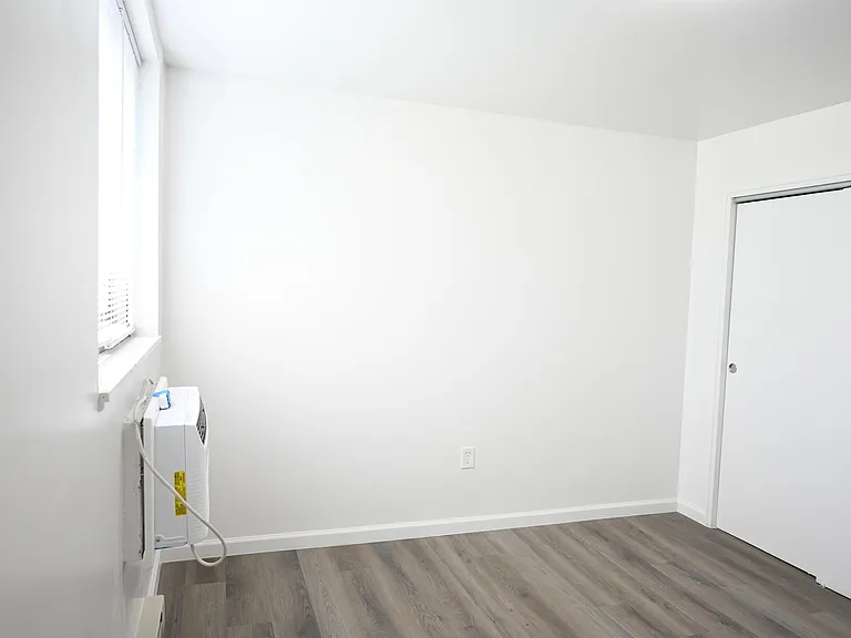 140 Washington St — Photo 12