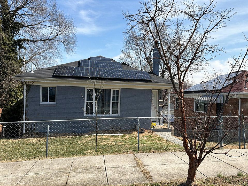 1st image of 724 Adrian St SE