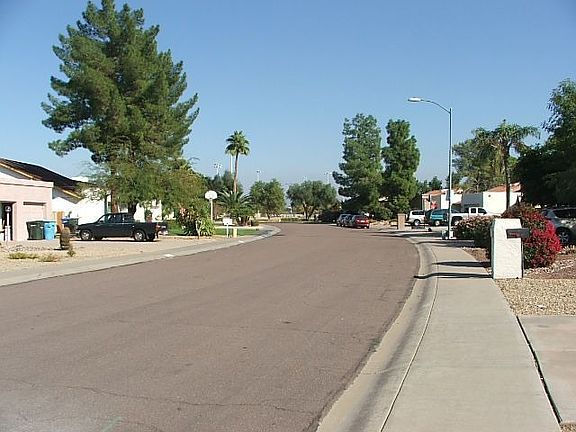 Desert Horizon Park 4 houses away.