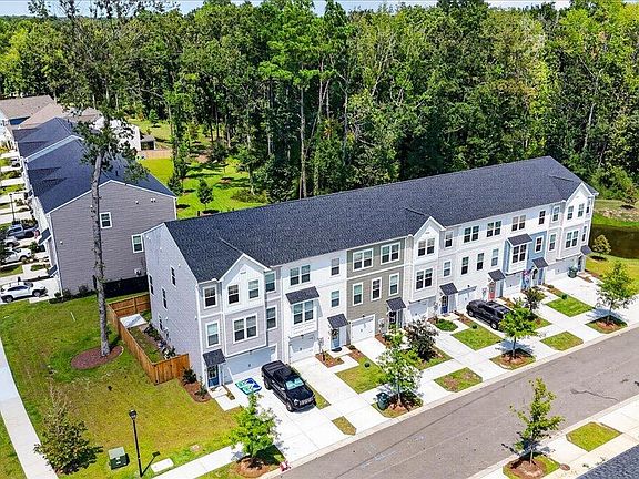 3rd image of 1042 Old Cypress Run