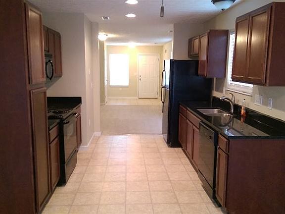 3rd image of 6005 Marsh Cir